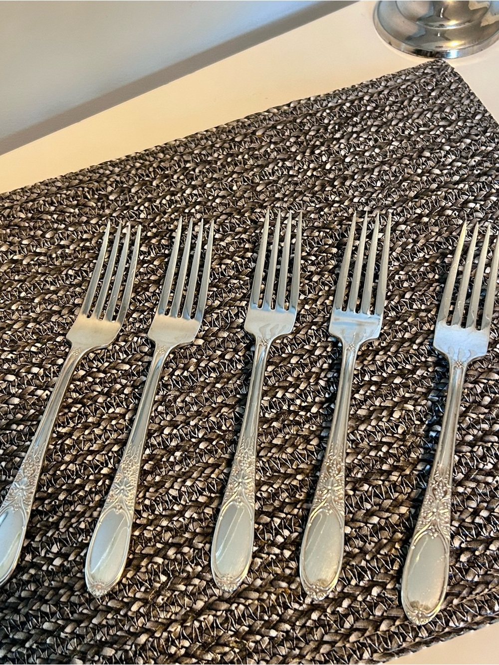 Vintage 1934 Wm Rogers Burgundy Champagne Silver Plate Dinner Forks
Set of 5